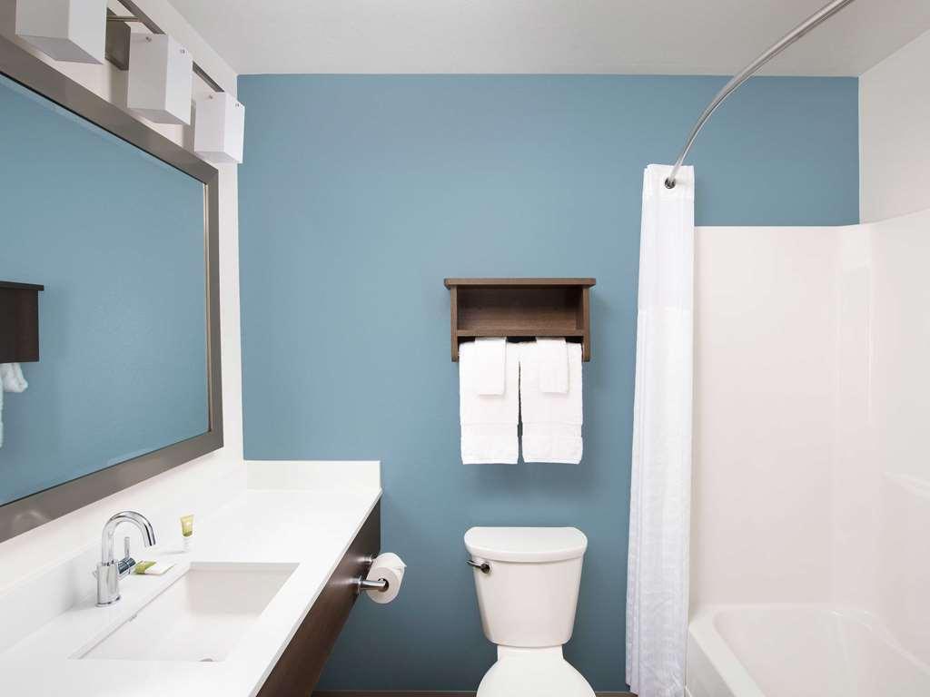 Woodspring Chicago Hotel